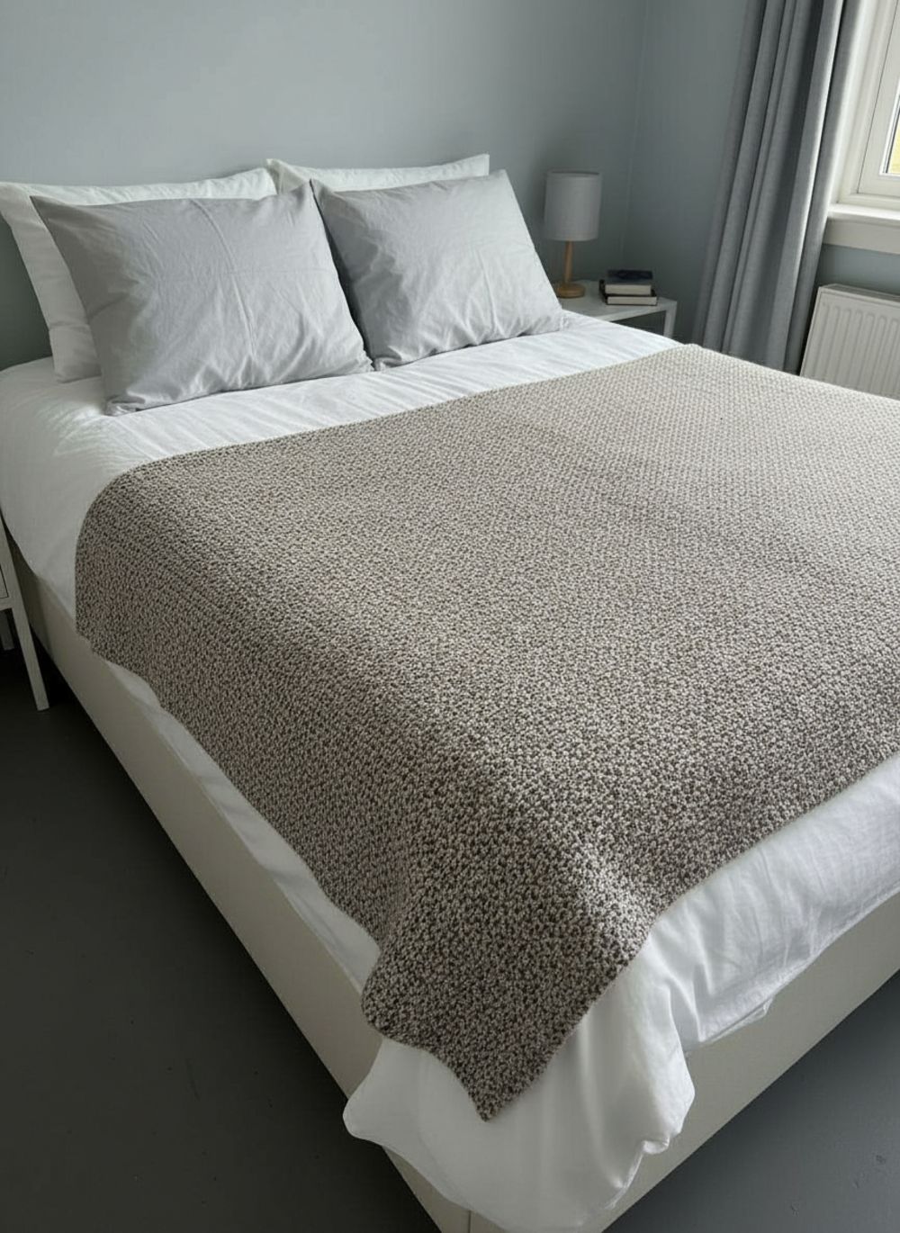 Покрывало на кровать арт. 555 - серый