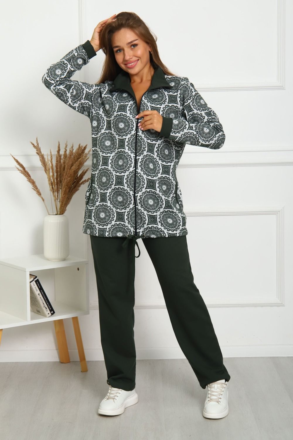 Женский спортивный костюм с брюками и кофтой 33 - хаки