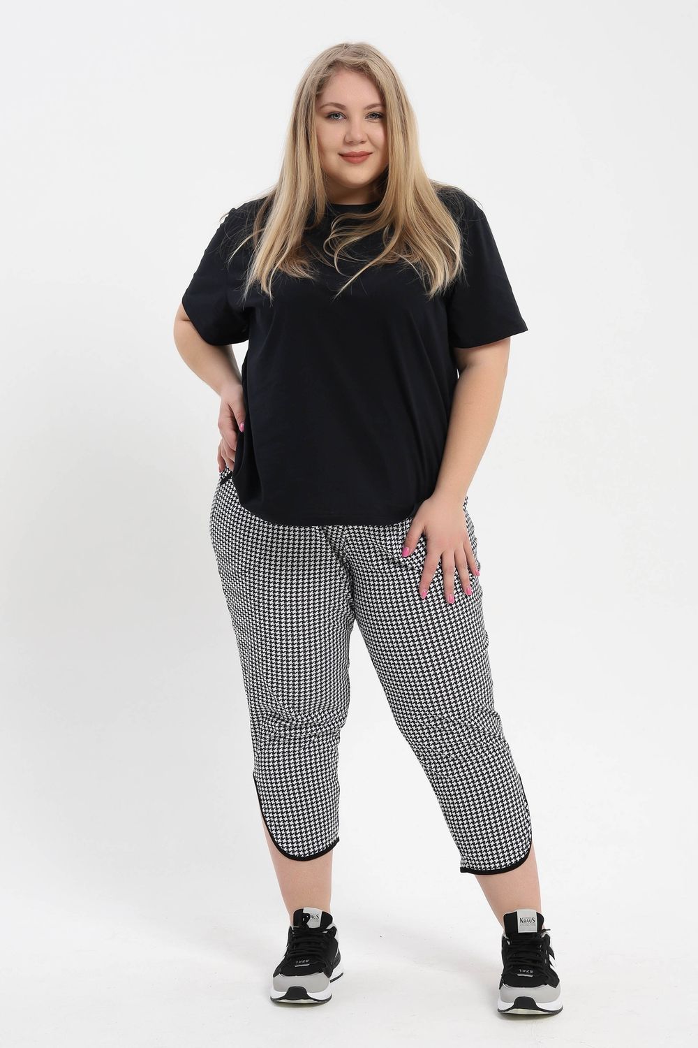 Бриджи больших размеров 588 - белый,черный