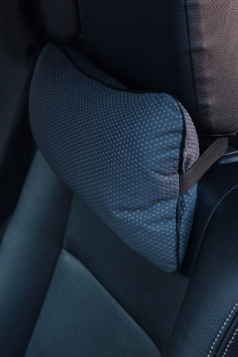 Подушка в авто Дорожная-Люкс - серый